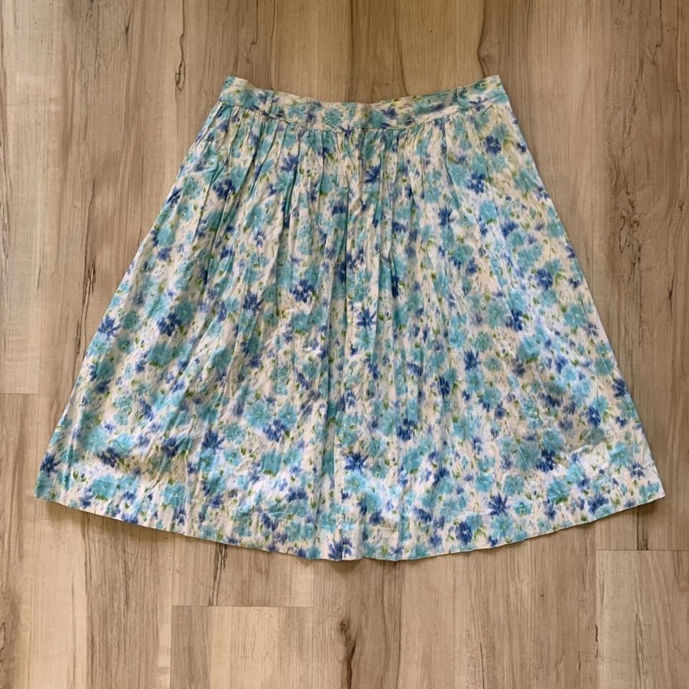 Vintage 1960s light blue floral midi skirt with zp up back & button waistband